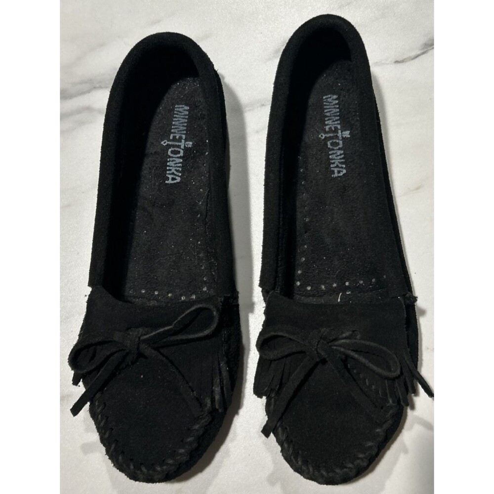 Minnetonka Black Solid Moccasin Loafers Women Size 8.5 Suede Slip On